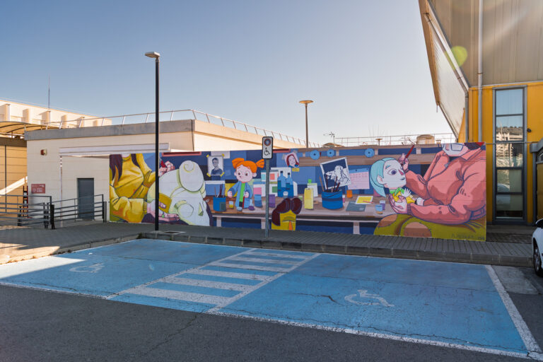 La UPV rinde homenaje al gremio de artistas falleros con un mural