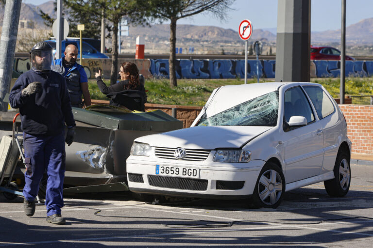 Más de 140 servicios de bomberos por las rachas de viento en la Comunitat Valenciana
