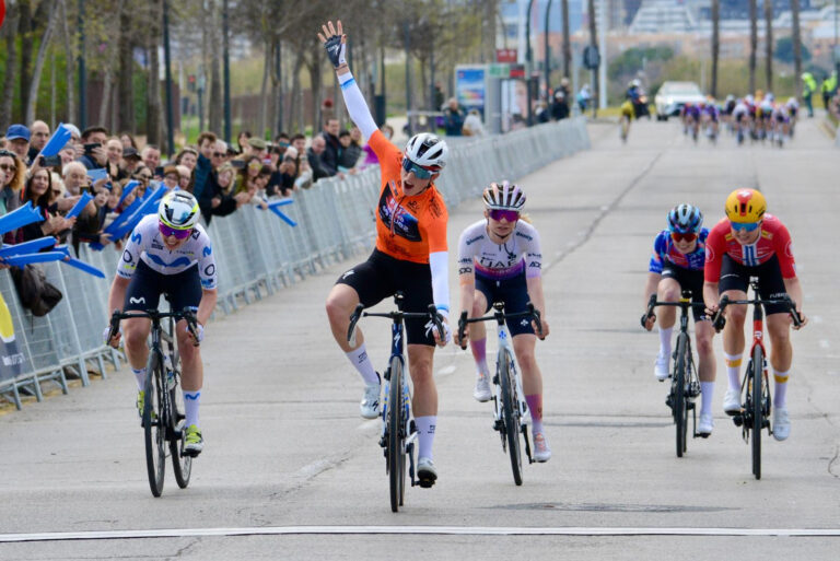 Demi Vollering conquista la Setmana Ciclista de la Comunitat Valenciana