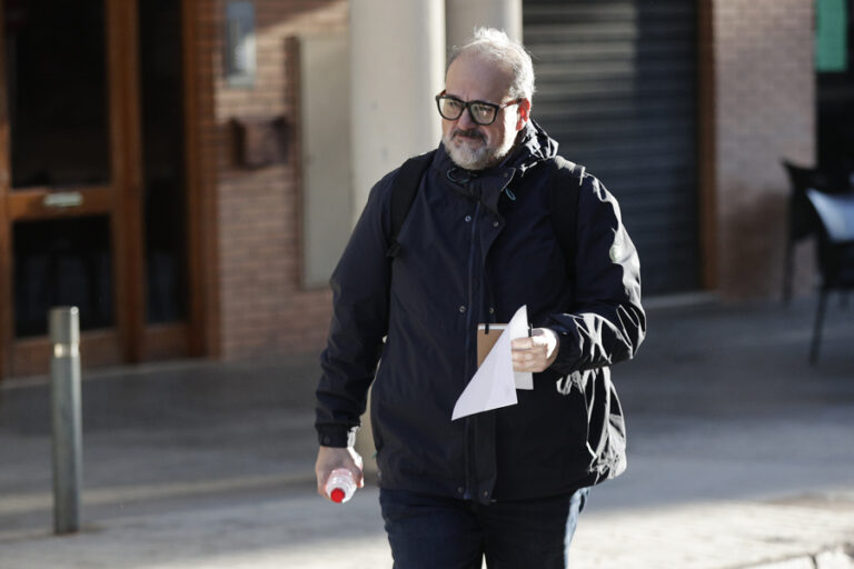 Un asesor sitúa a Mazón en su despacho 25 minutos antes de ir al Cecopi