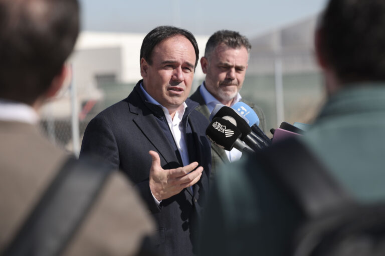 Pérez Llorca admite retrasos en la gestión de la DANA y promete reconducir la respuesta