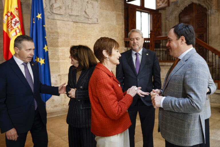 Pérez Llorca propone una red universitaria para impulsar el empleo en la Comunitat Valenciana