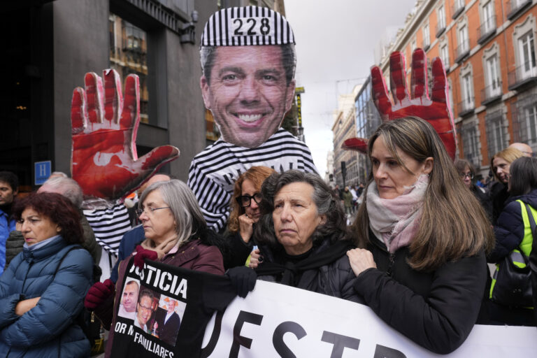 Entidades sociales y sindicales se concentrarán en Les Corts el 24F para exigir cárcel para Mazón