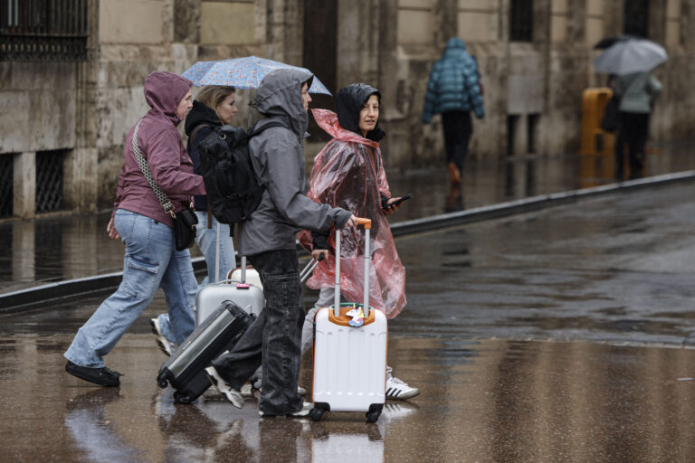 Aviso amarillo por lluvias y tormentas este viernes en la provincia de València