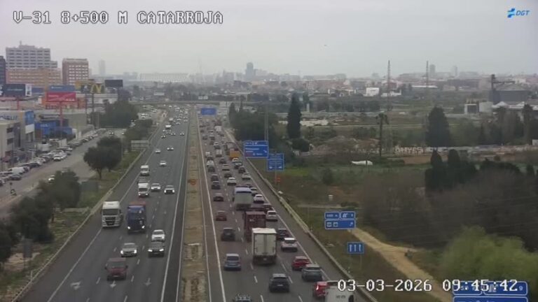 Más de 60 km de retenciones a primera hora en las carreteras de Valencia