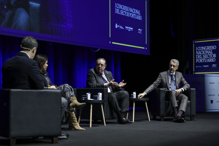 El transporte marítimo encara la guerra de Irán con incertidumbre y alerta por el gas