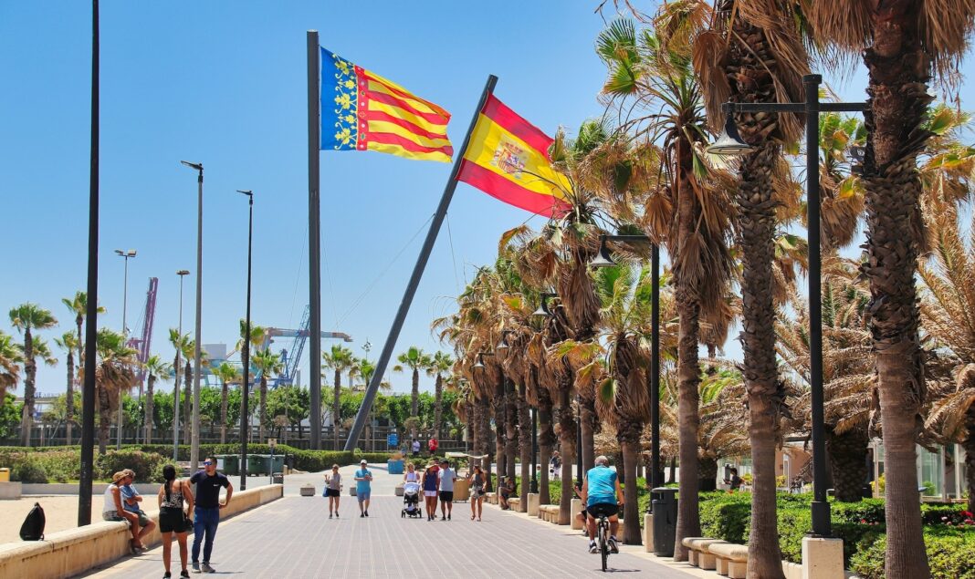 Valencia, banderas, puerto