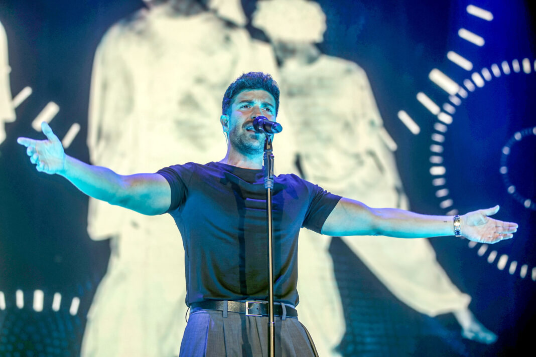 Pablo Alborán triunfa en el Roig Arena con lleno absoluto en su debut del KM0 World Tour