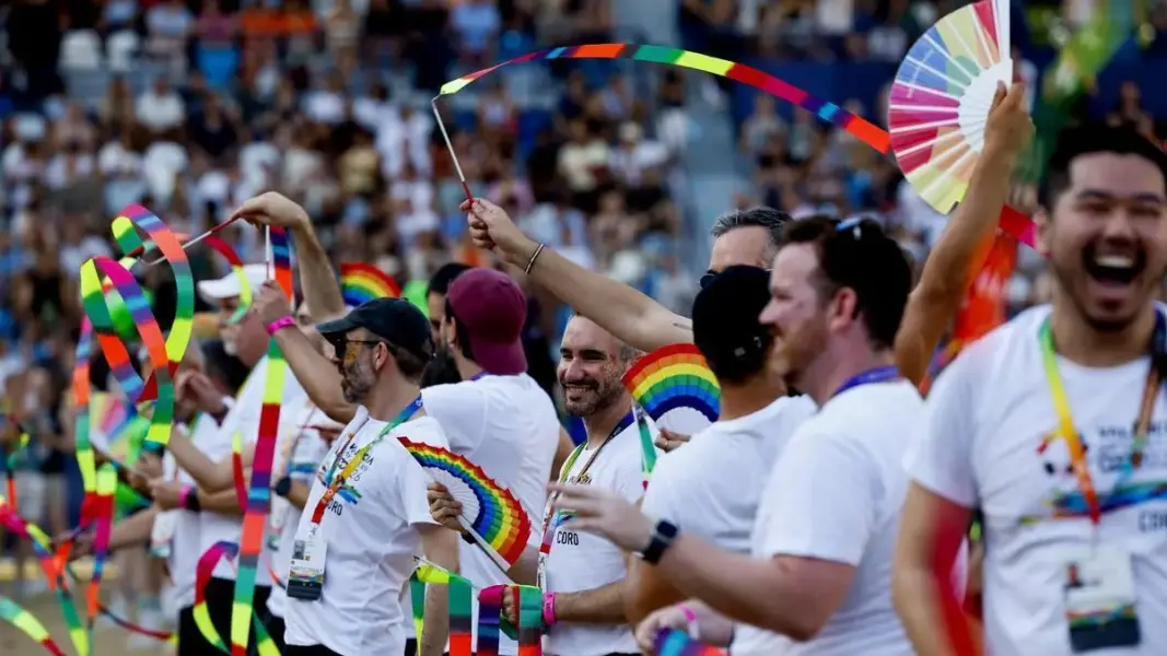 Asistentes en la ceremonia de inauguración de los Gay Games XII en València