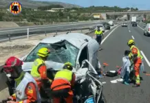 Escena de un accidente de tráfico en la A-35, a la altura de Moixent (Valencia).
